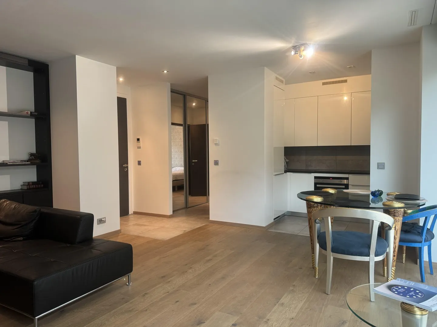 Secure Apartment with Terrace - Photo 6 of 13