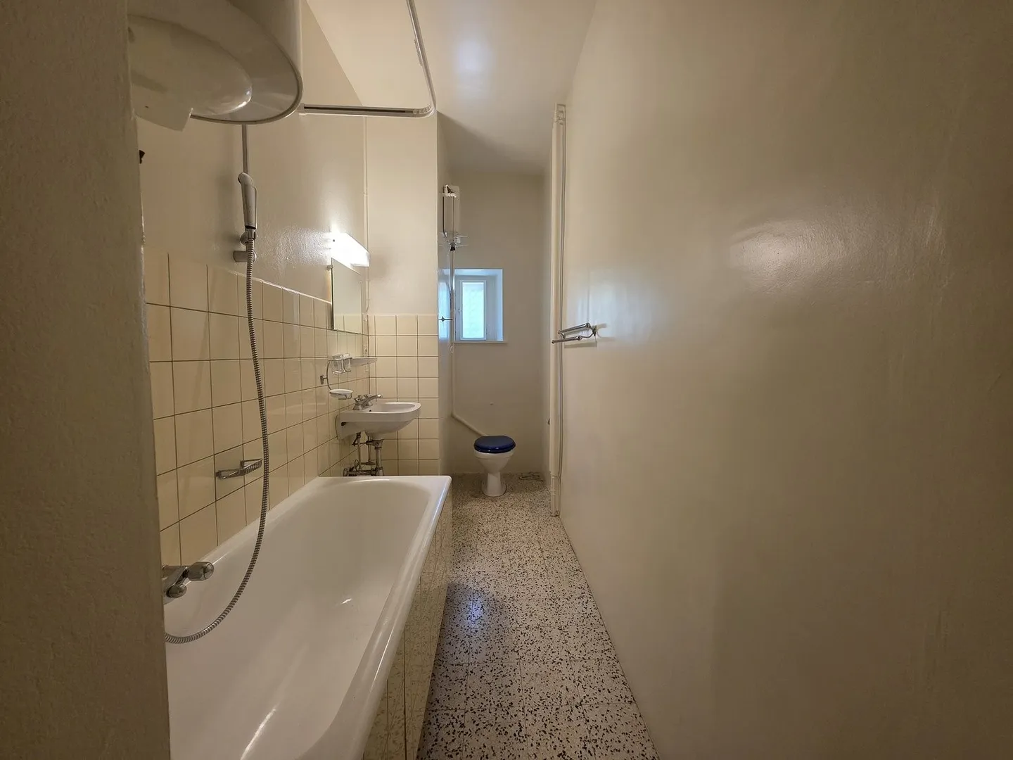 APPARTAMENTO SPAZIOSO DI 3 LOCALI DI 76M2 - Foto 6 di 7