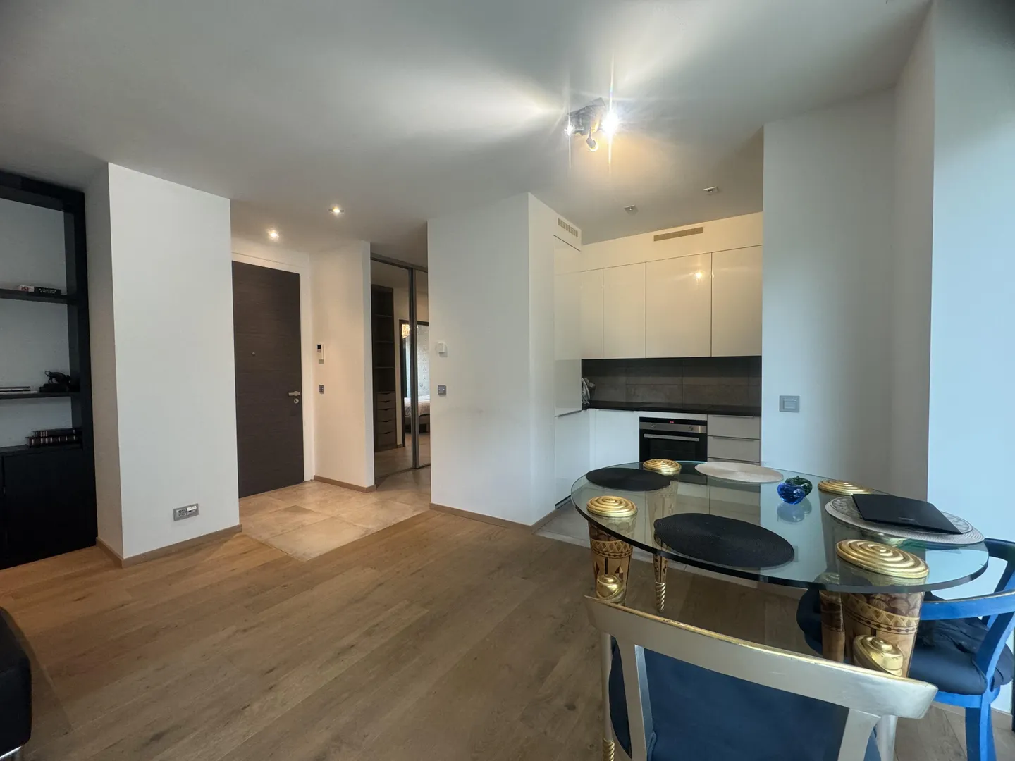 Secure Apartment with Terrace - Photo 9 of 13