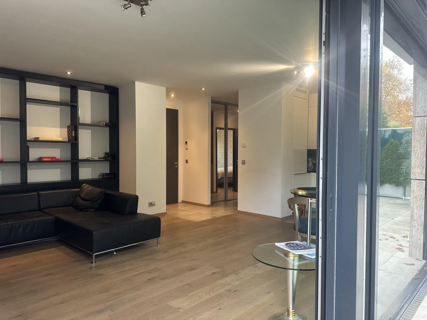 Secure Apartment with Terrace - Photo 8 of 13