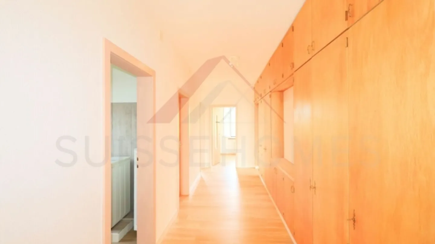 A 7 minuti da Porrentruy - villa ristrutturata di 6,5 locali con 272 m² di superficie abitabile, terreno di 2.323 m², 5 camere e assoluta privacy - Foto 8 di 20