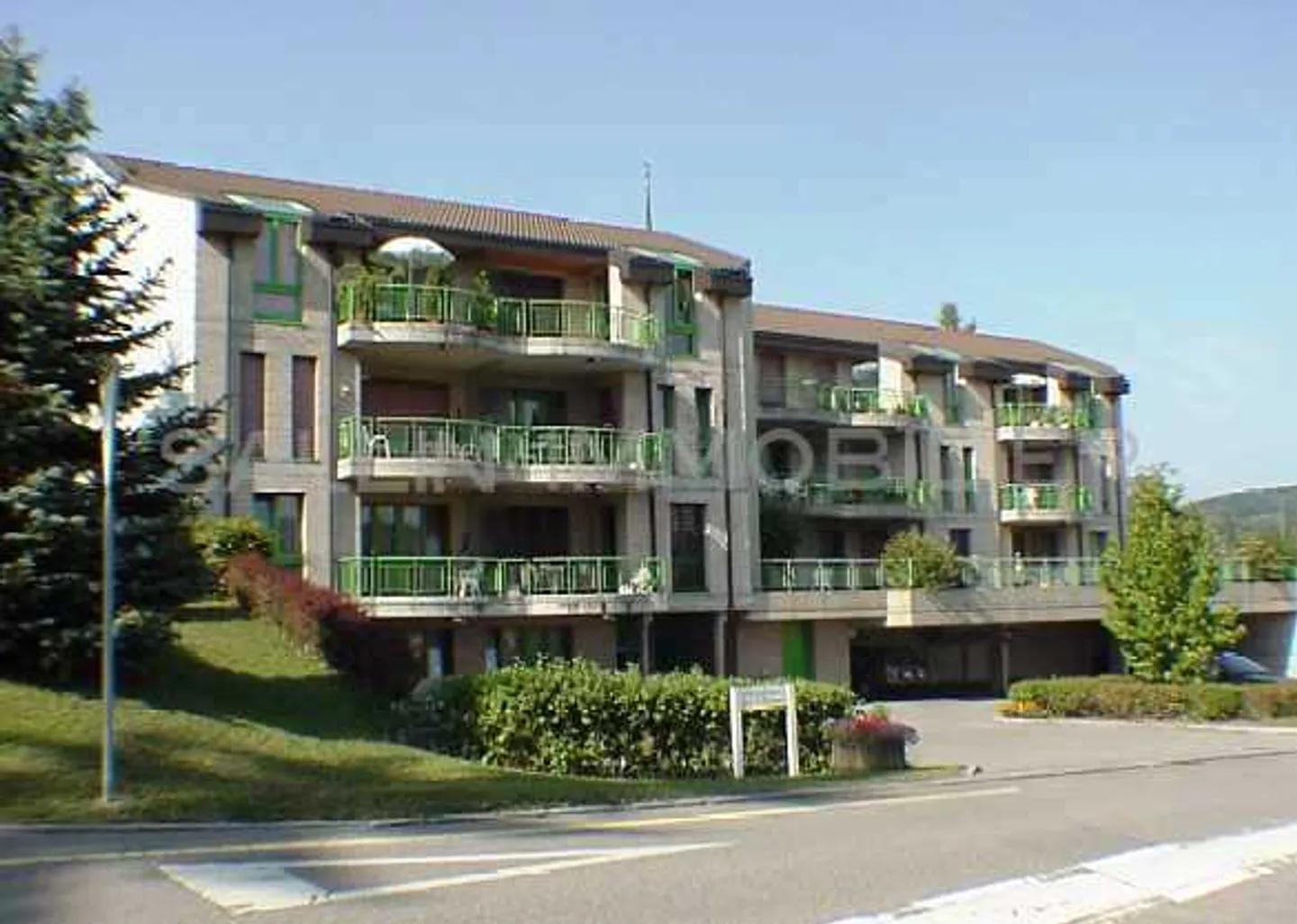 RENOVIERTES 2½-ZIMMER-APARTMENT IN EINER RUHIGEN WOHNANLAGE - Foto 2 von 11