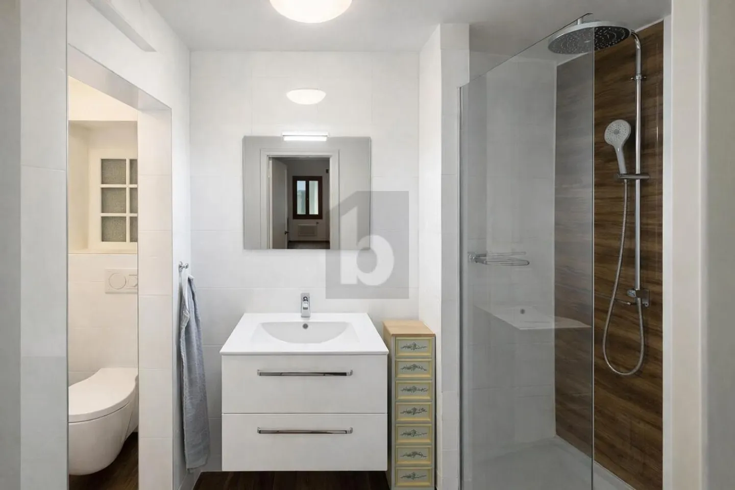 AUTHENTIC CHARM WITH TERRACE, CLOSE TO THE LAKE - Photo 5 of 6