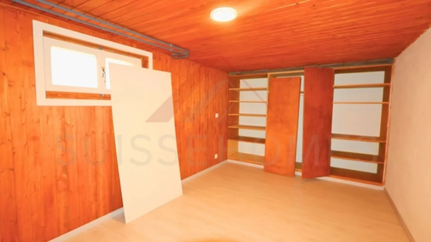 A 7 minuti da Porrentruy - villa ristrutturata di 6,5 locali con 272 m² di superficie abitabile, terreno di 2.323 m², 5 camere e assoluta privacy - Foto 19 di 20