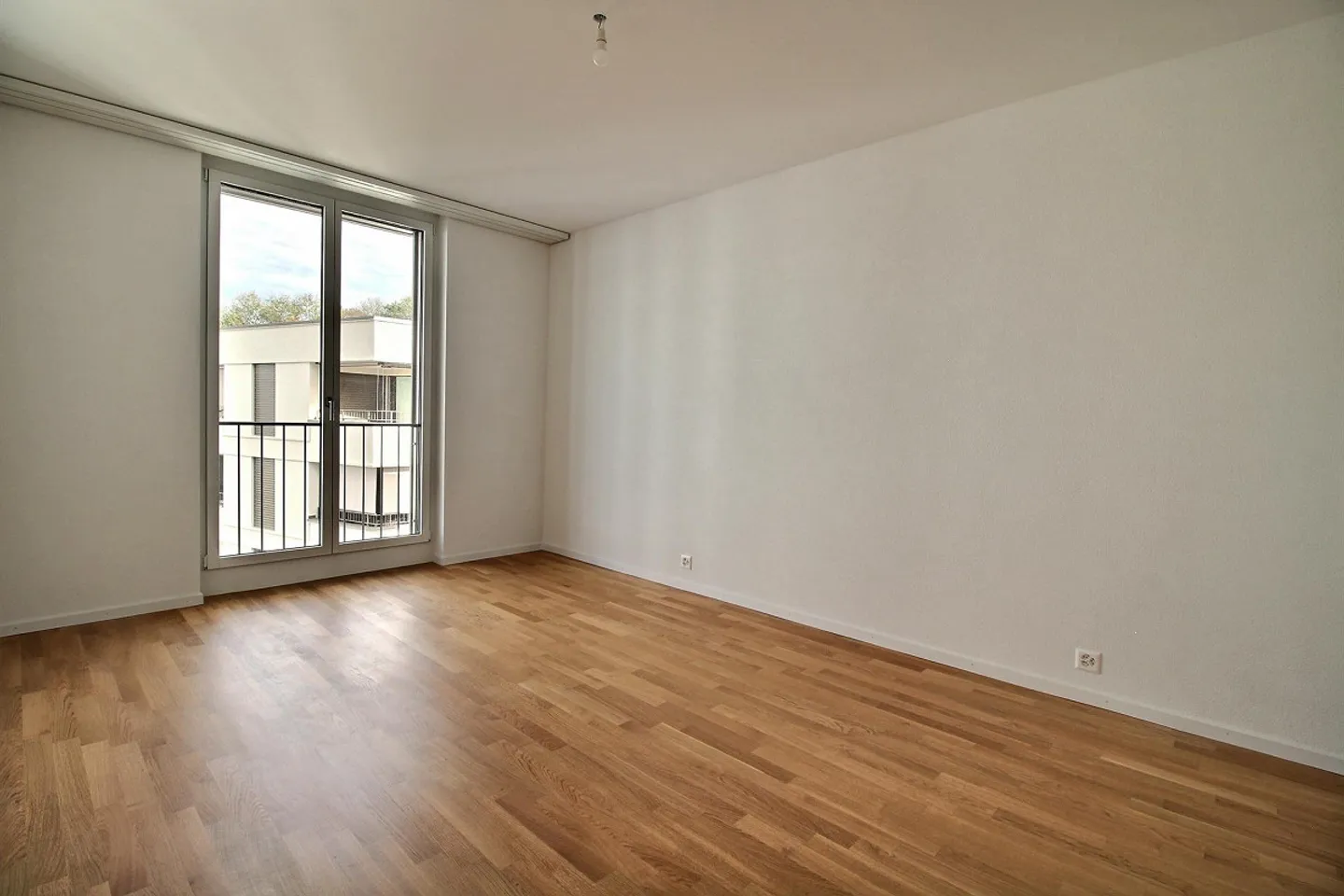 2 RENTALS OFFERED - SUPERB 3.5 ROOM MODERN 81m2 - Photo 4 of 6