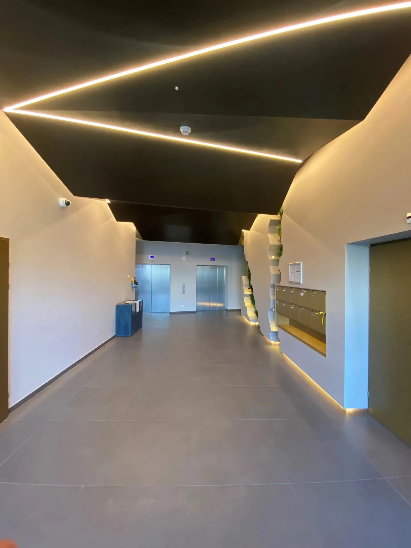 Office space for rent - Photo 2 of 8