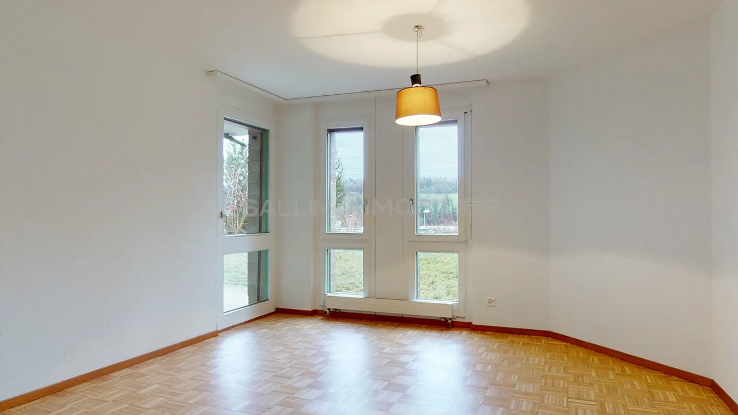 RENOVIERTES 2½-ZIMMER-APARTMENT IN EINER RUHIGEN WOHNANLAGE - Foto 6 von 11