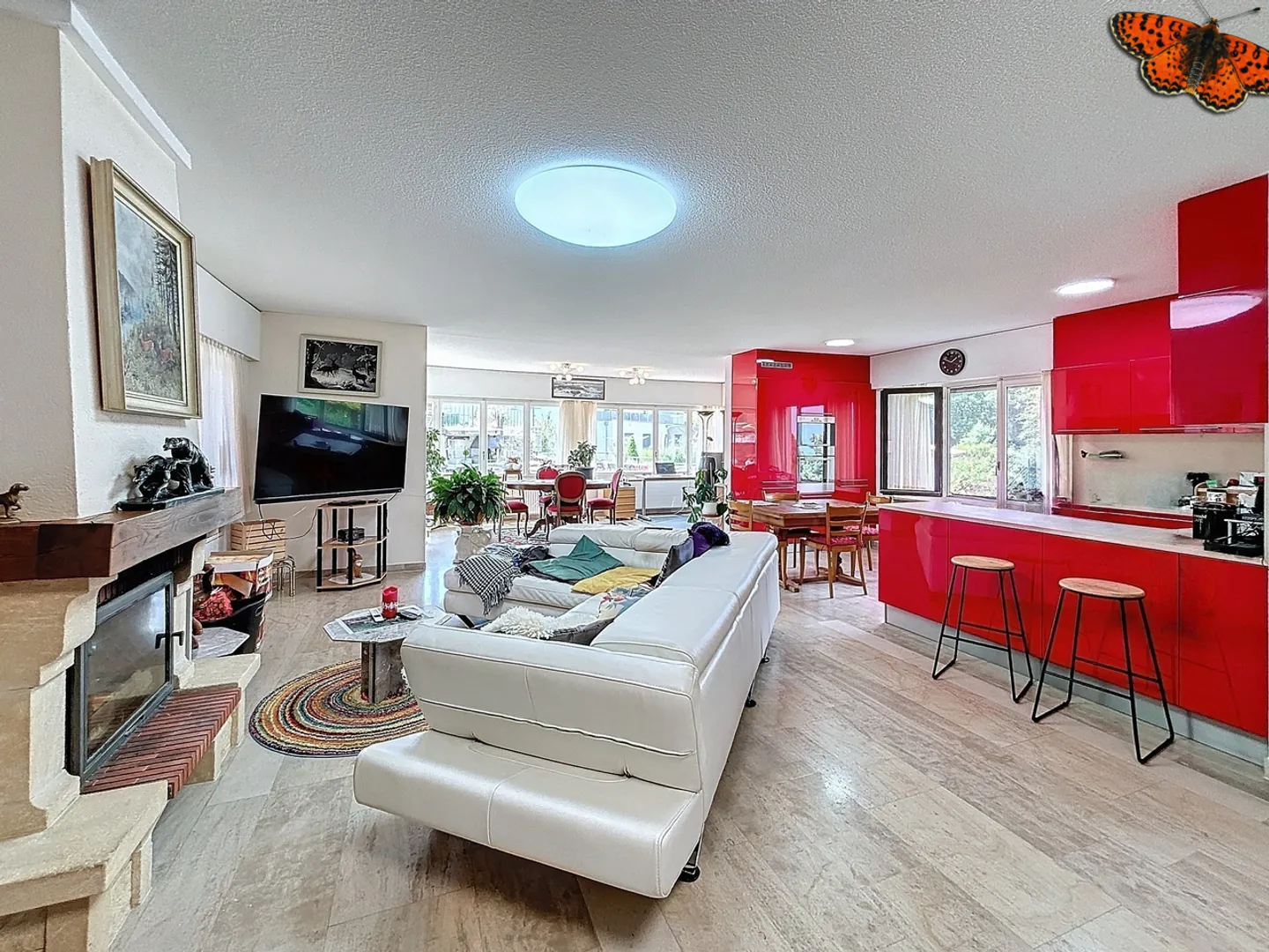 Spacious detached villa for sale! - Photo 2 of 17