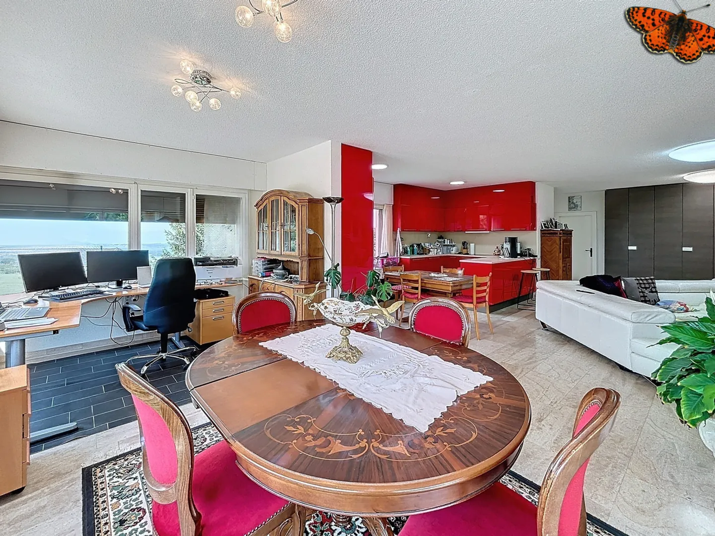 Spacious detached villa for sale! - Photo 6 of 17