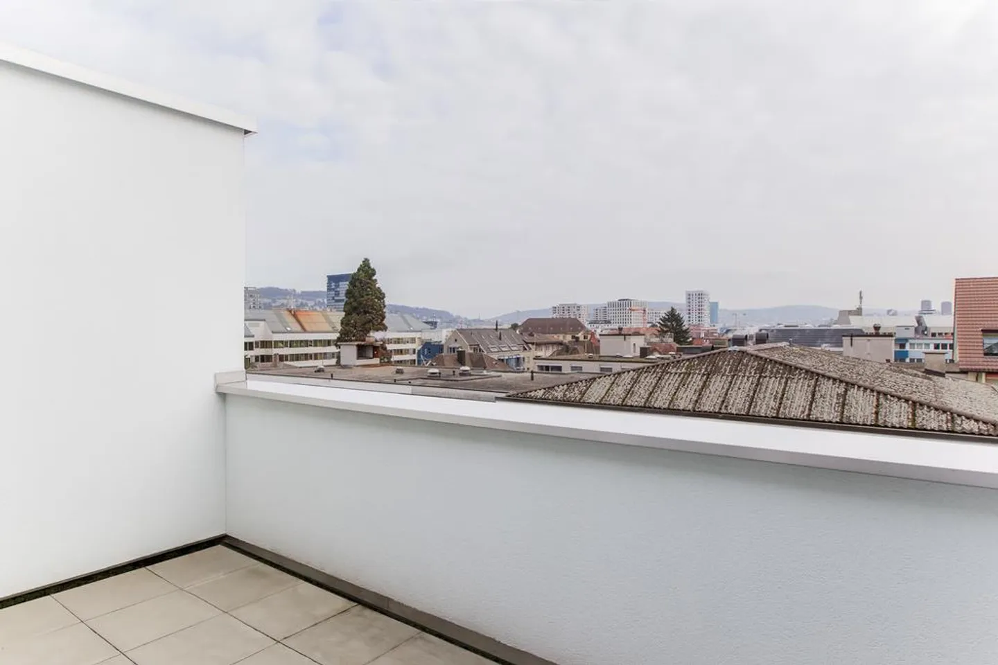 Top modern apartment in a central location in Zurich-Altstetten - Photo 5 of 6