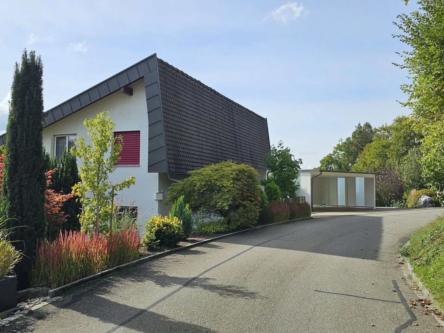 Two-family house in sunny and unobstructed location - Photo 2 of 15