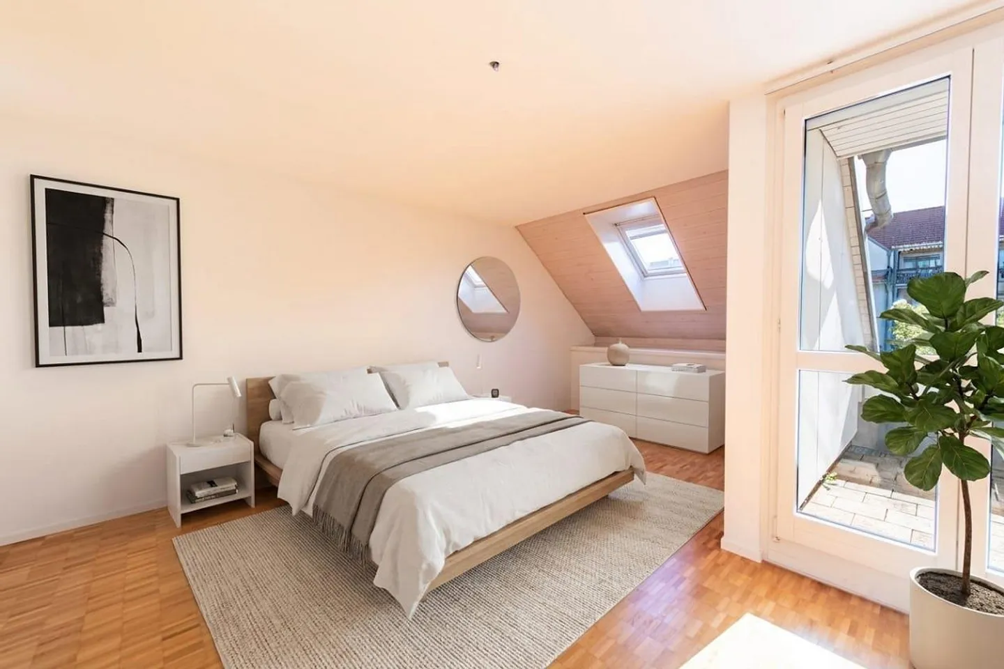 Spacious Duplex Apartment - Photo 5 of 13