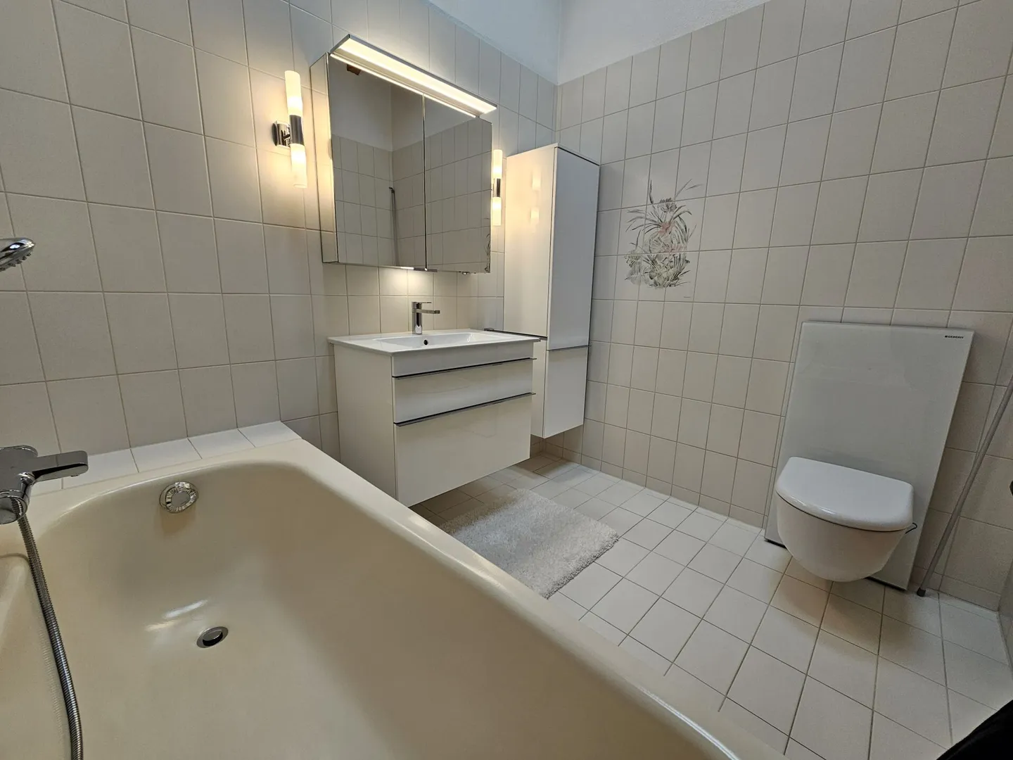 Two-family house in sunny and unobstructed location - Photo 7 of 15