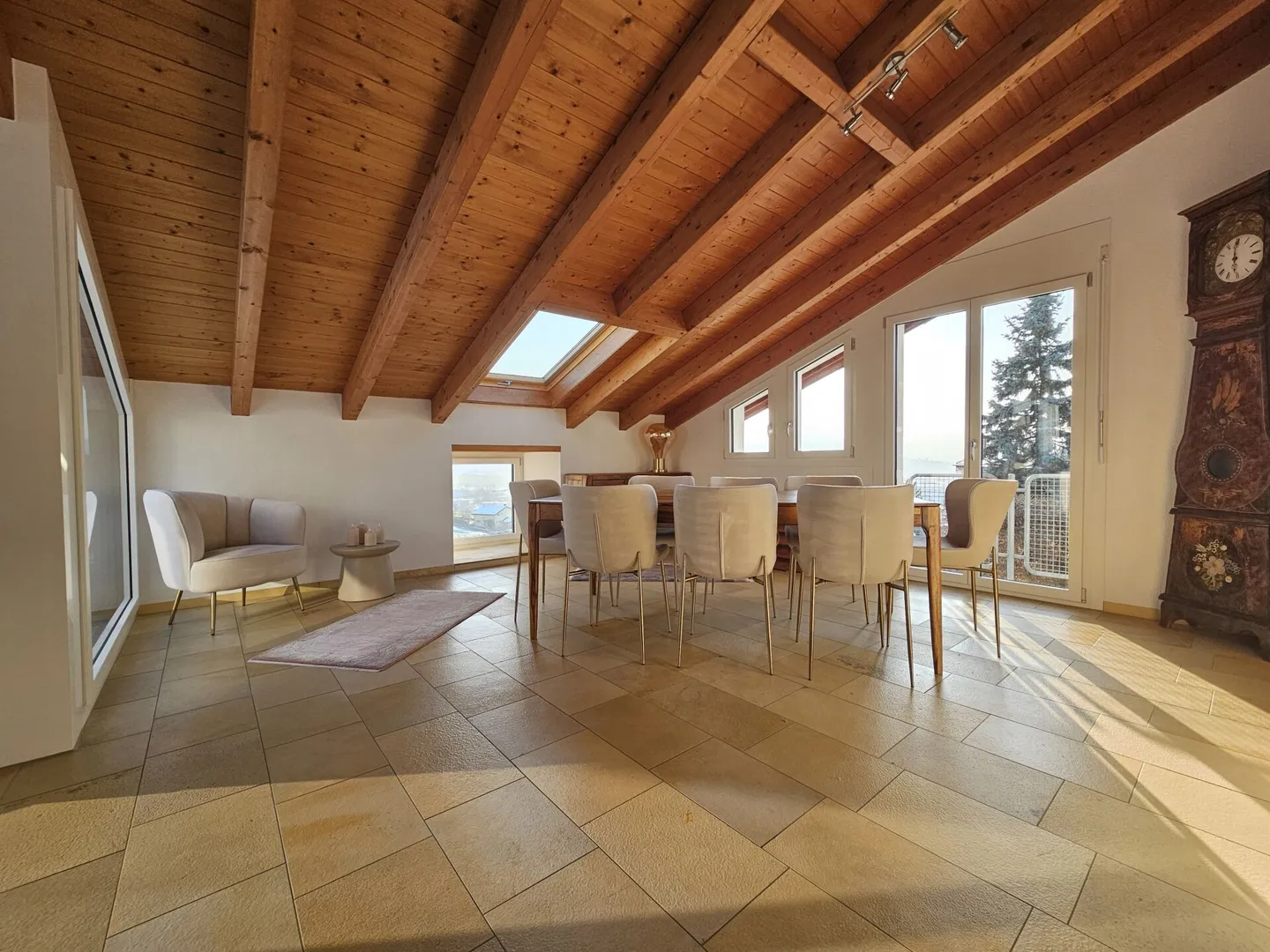 Two-family house in sunny and unobstructed location - Photo 4 of 15