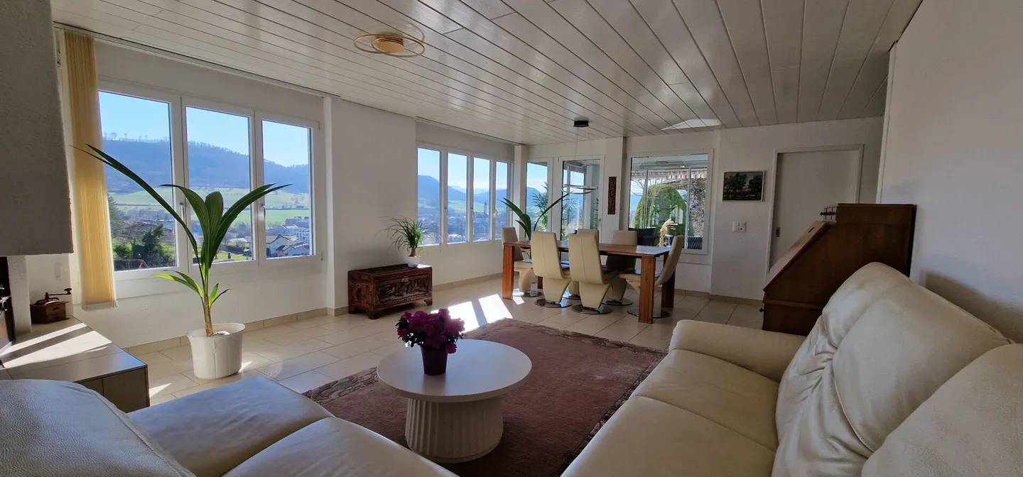 Two-family house in sunny and unobstructed location - Photo 10 of 15