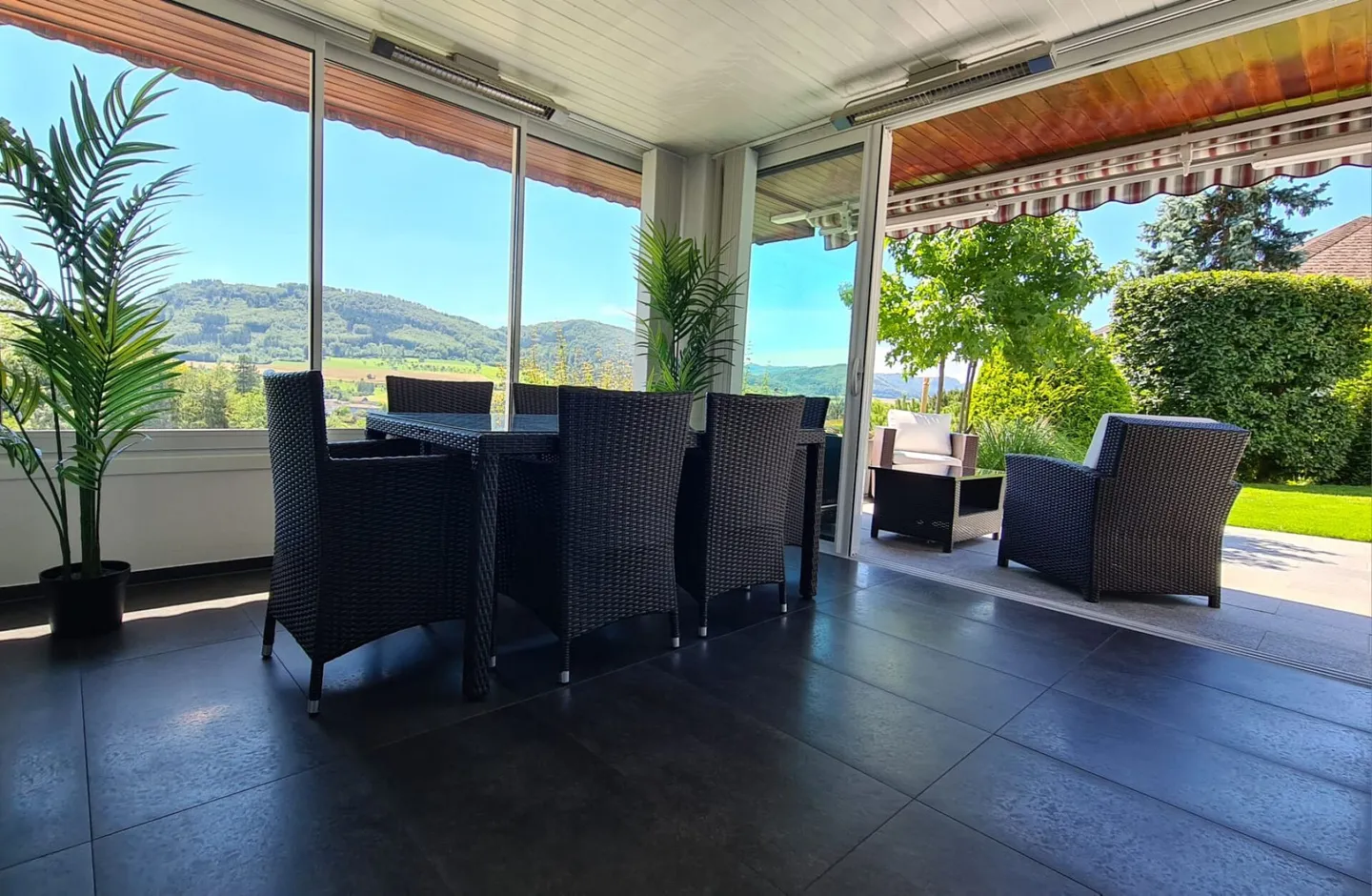 Two-family house in sunny and unobstructed location - Photo 11 of 15