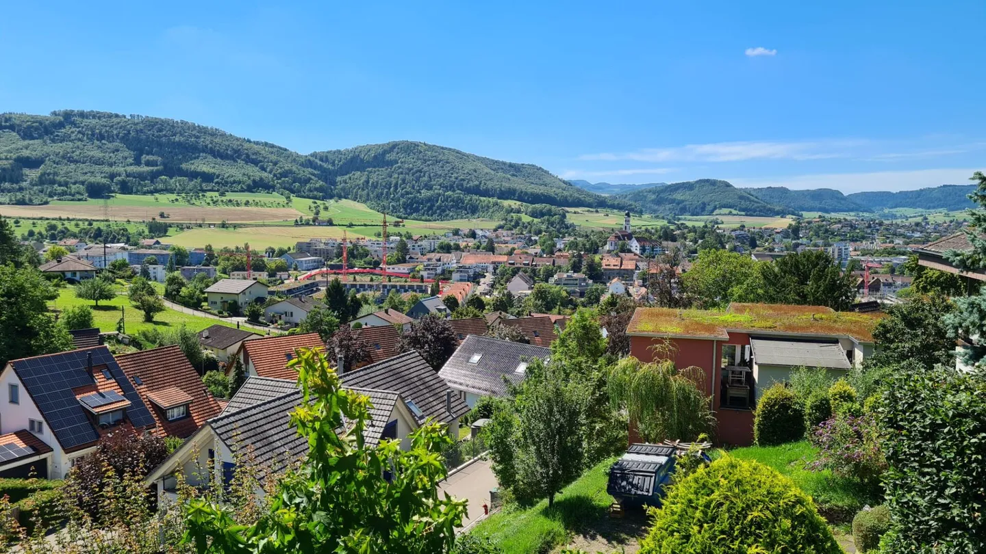 Two-family house in sunny and unobstructed location - Photo 14 of 15