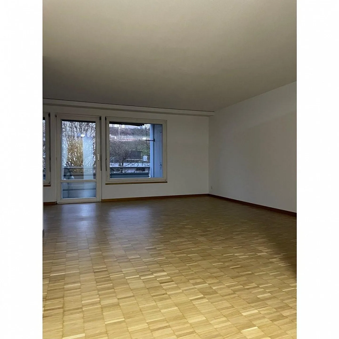 Vivre agréablement dans un quartier familial - Photo 5 sur 9