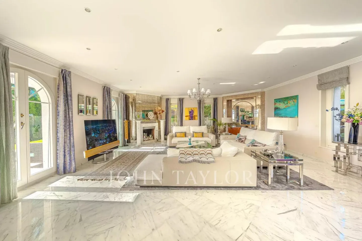 Propriété de luxe avec piscine et vue exceptionnelle sur le lac - Photo 8 sur 13