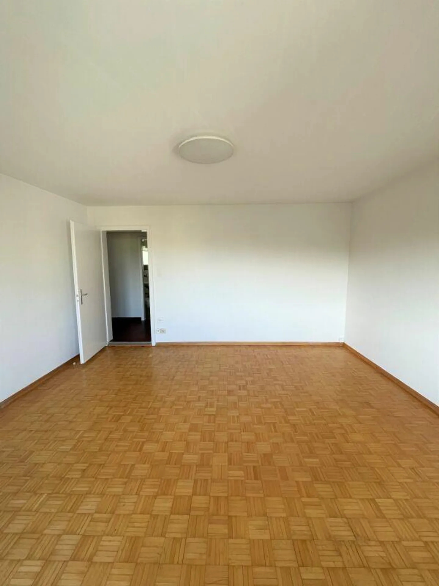 Bright 2-room apartment with sunny balcony. - Photo 4 of 11