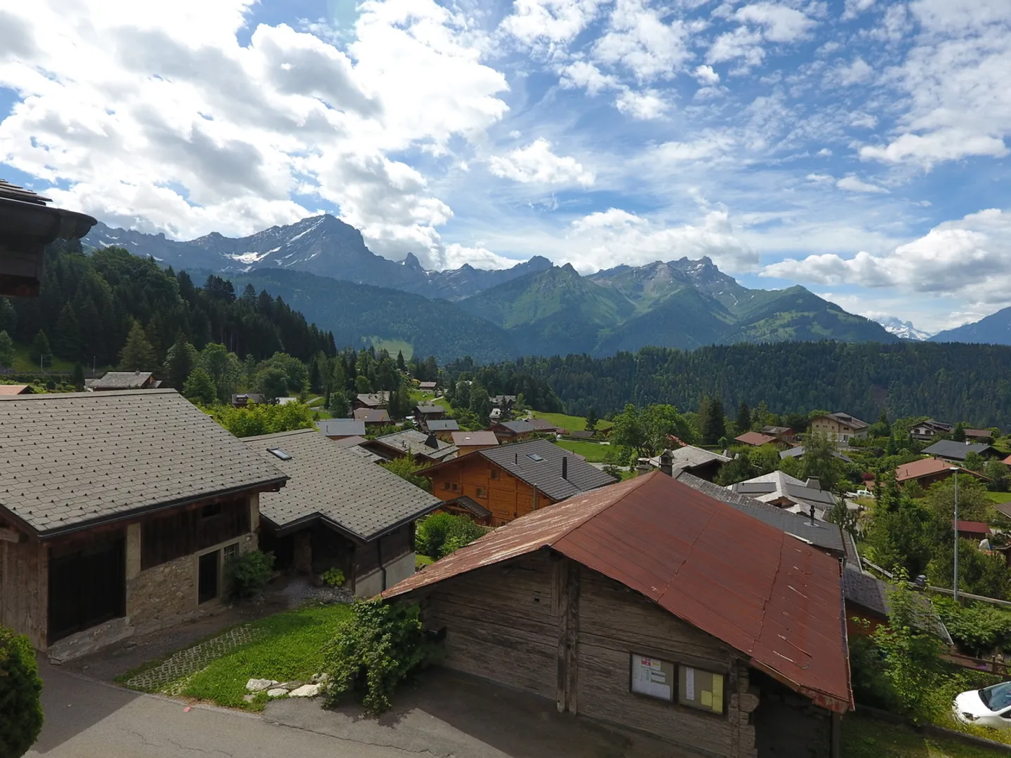 À vendre : Charmant appartement de 1,5 pièce avec jardin. - Photo 2 sur 11