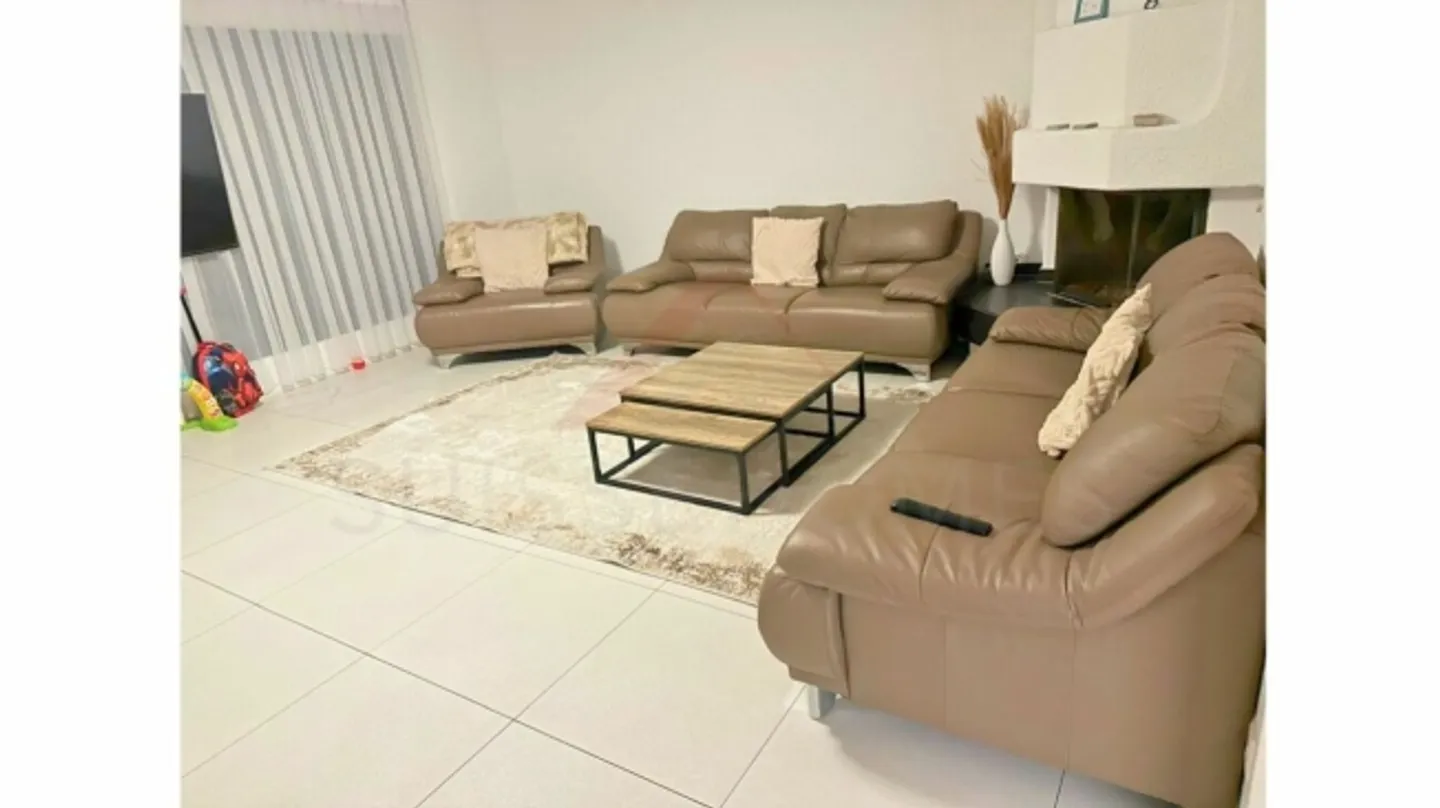 Vivere con stile su 126 m² – moderno appartamento di 5,5 stanze a Huttwil - Foto 3 di 7