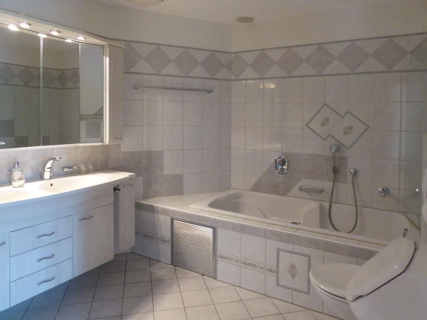Exklusives wohnen in einer super ausgestatteten Wohnung - Foto 4 von 14