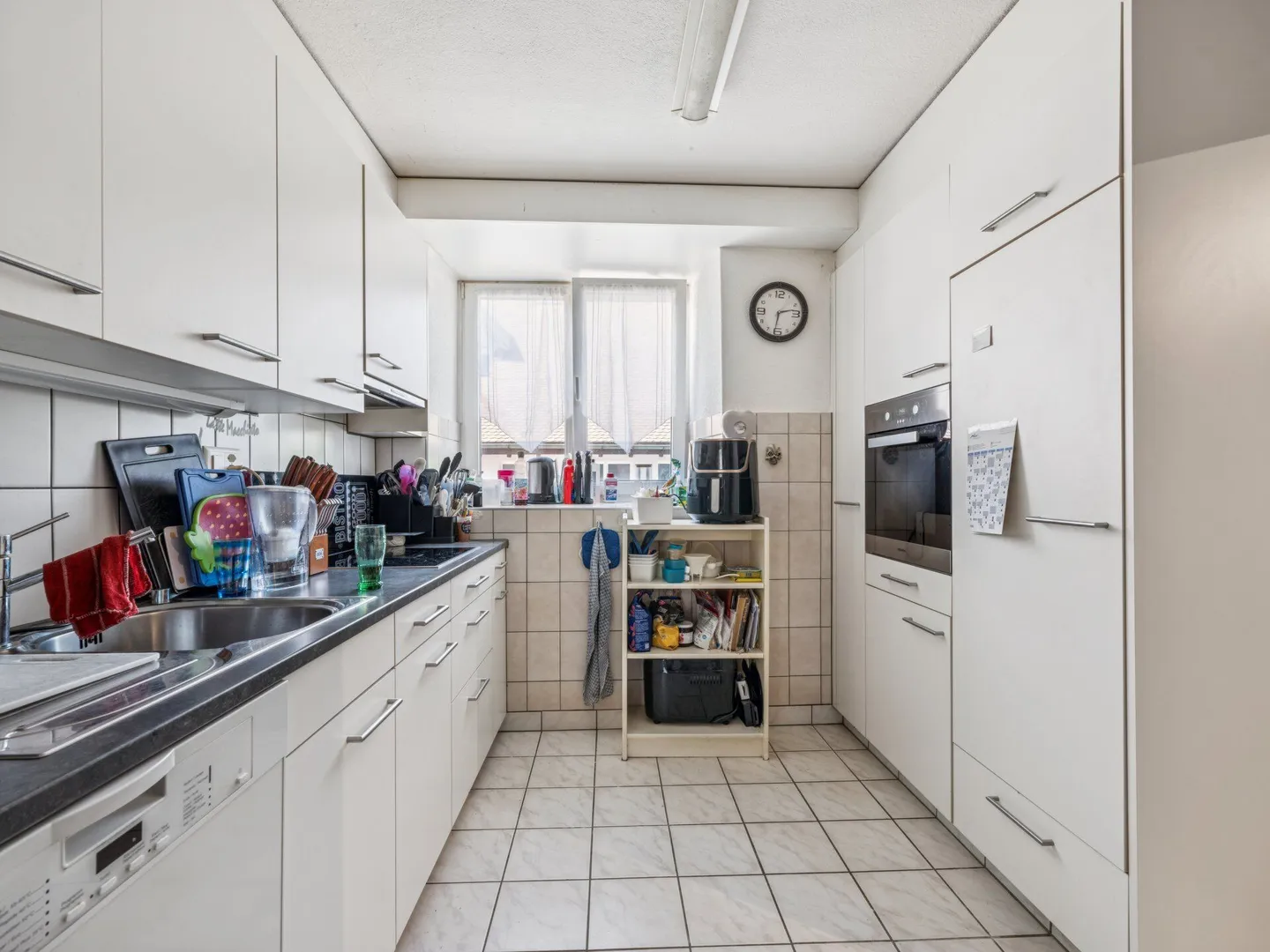Multi-family house with commercial premises, garages - Versatile investment property with development potential. - Photo 15 of 31