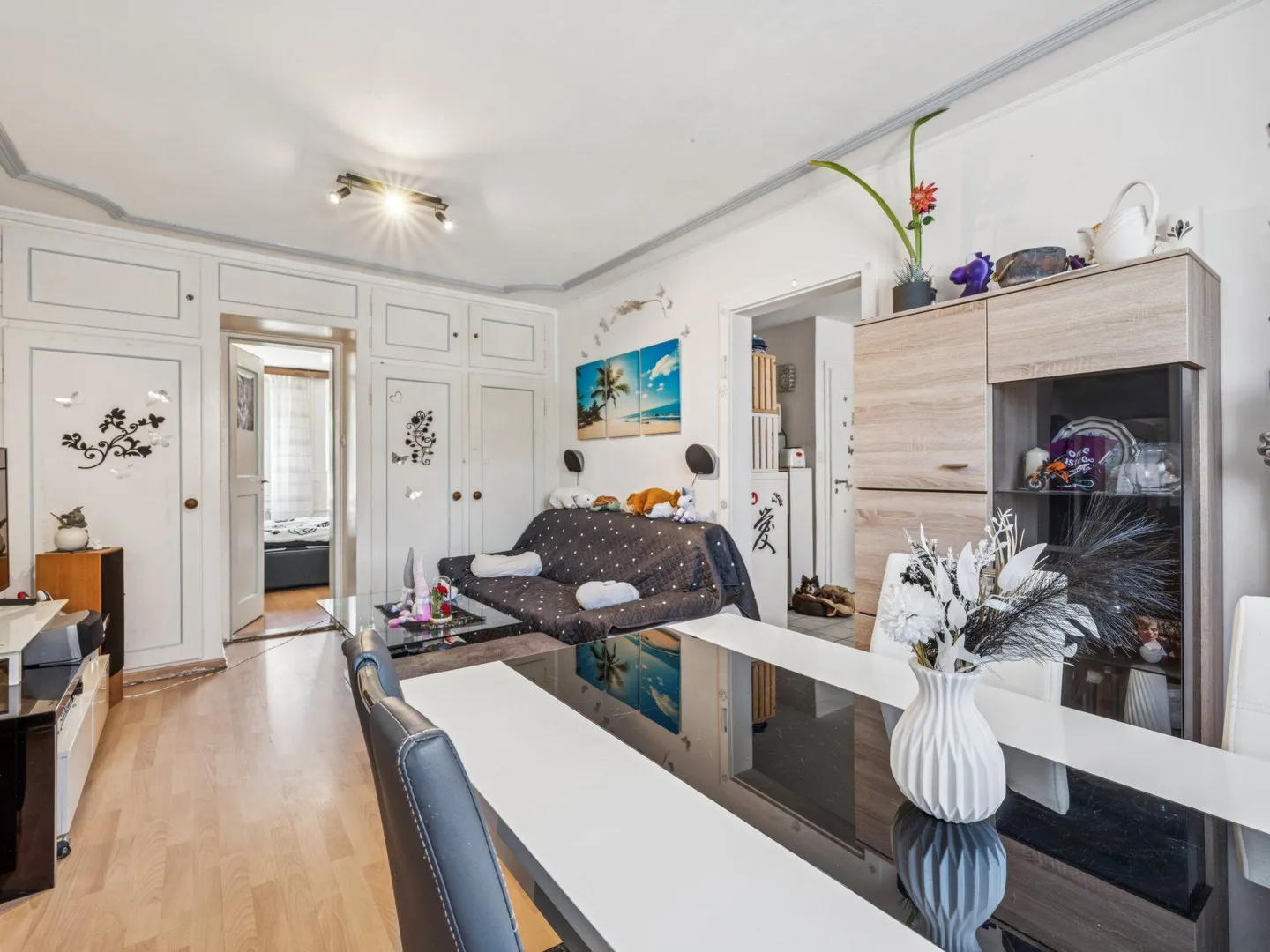 Multi-family house with commercial premises, garages - Versatile investment property with development potential. - Photo 11 of 31
