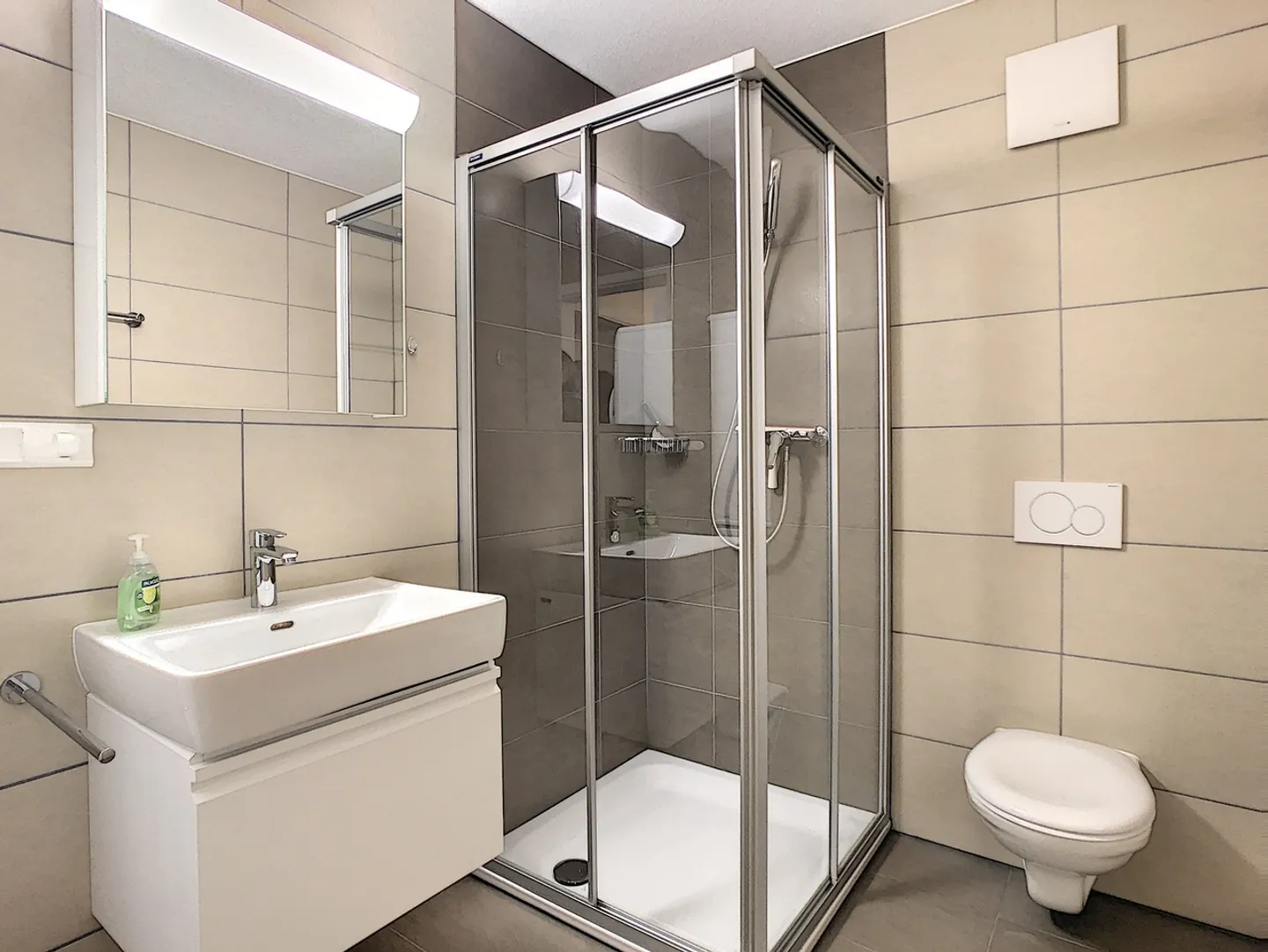 Gartenebene - Modernes und möbliertes Apartment - Foto 4 von 9