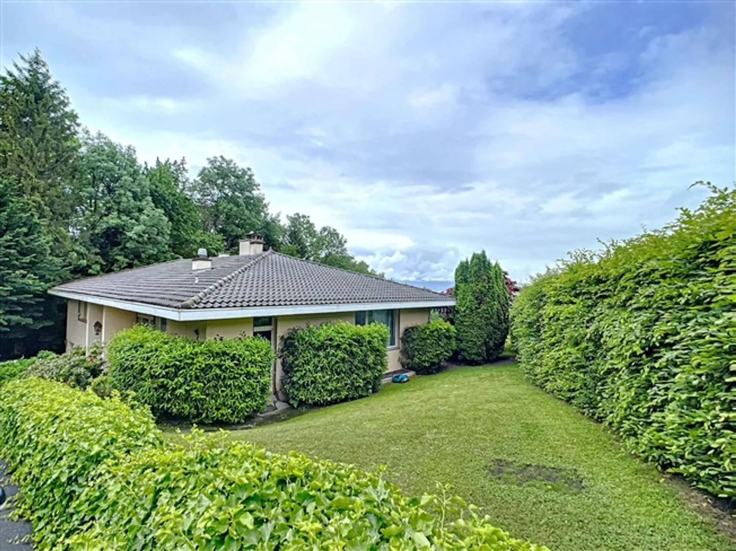 «Prächtige, vom Architekt entworfene Villa mit Blick auf den See» - Foto 10 von 11