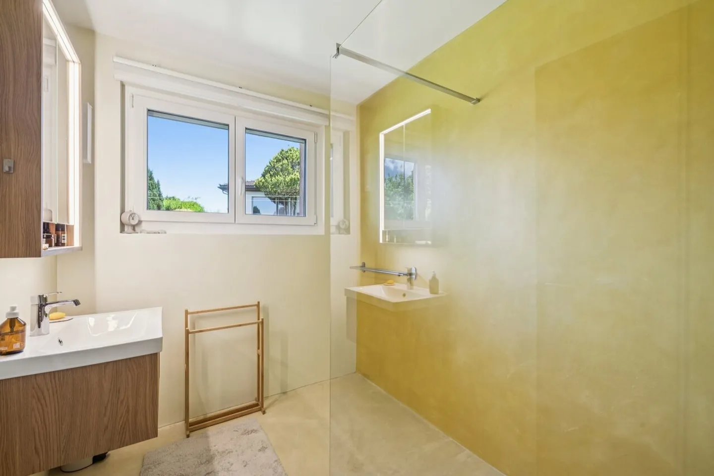 Family house with swimming pool and independent apartment - Photo 7 of 11