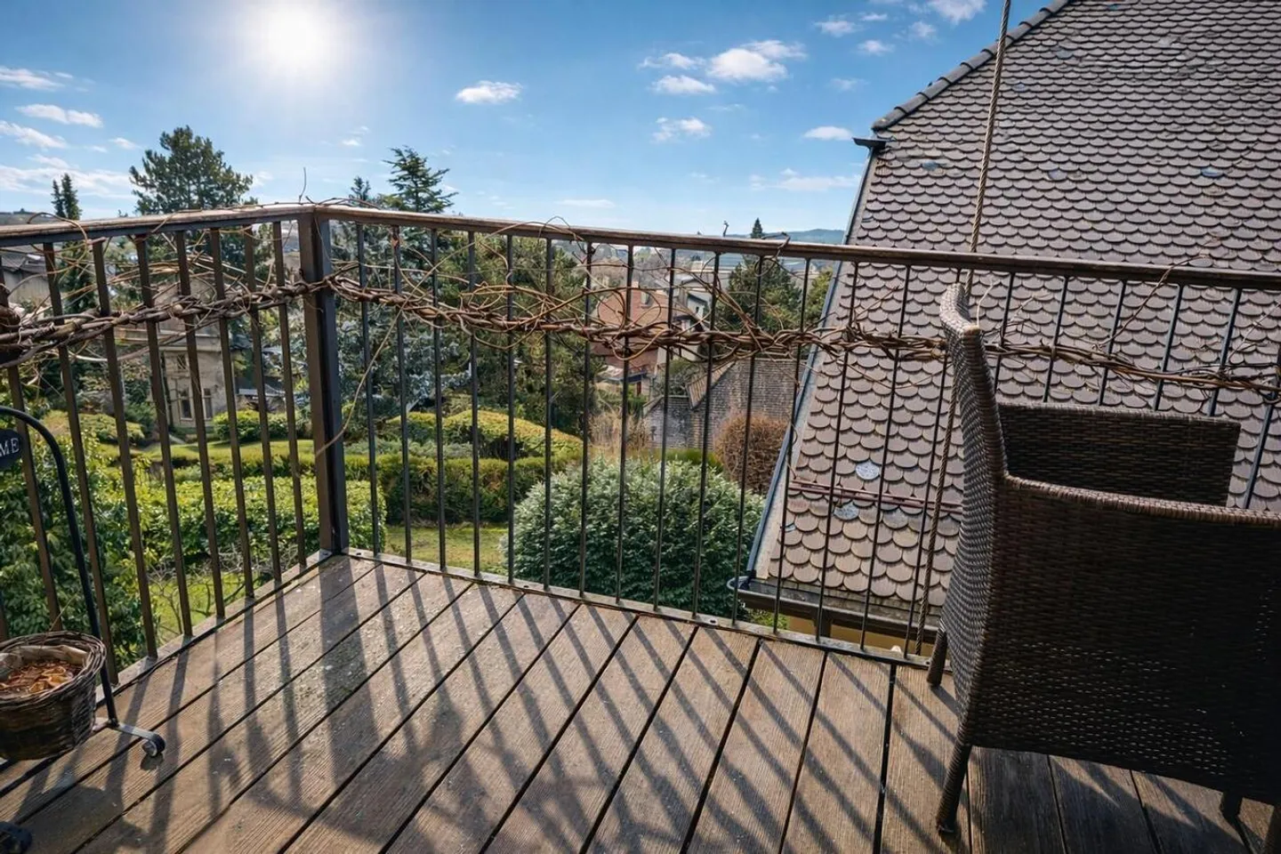 TOP-PREIS! HELL UND GERÄUMIG MIT SEEBLICK - Foto 1 von 6