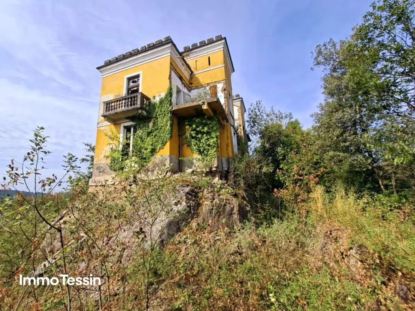 Rarità: Villa leggendaria Quisisana, il castello nascosto sopra Stabio che racconta la storia del mondo - Foto 1 di 13