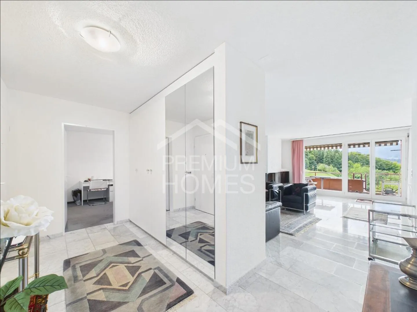 Residential gem with mountain view of Pilatus! - Photo 4 of 8