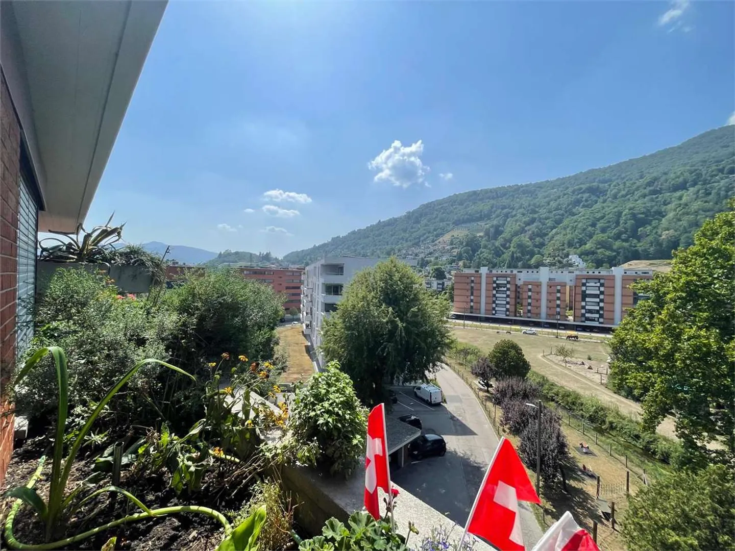 Elegant penthouse with 3.5 rooms, winter garden and terrace, Agno - Photo 3 of 13