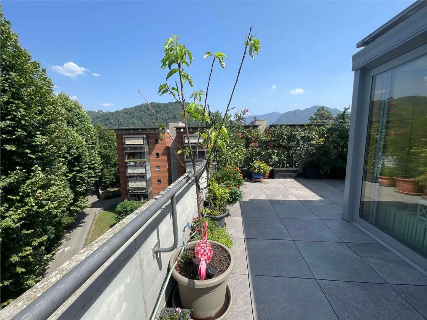 Elegant penthouse with 3.5 rooms, winter garden and terrace, Agno - Photo 5 of 13
