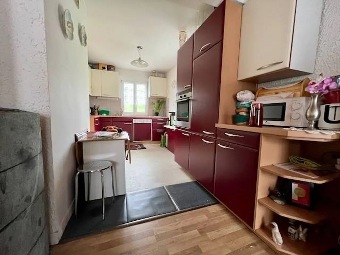 Charmante Einzelvilla mit 5,5 Zimmern, Garten und Garage - Foto 8 von 13