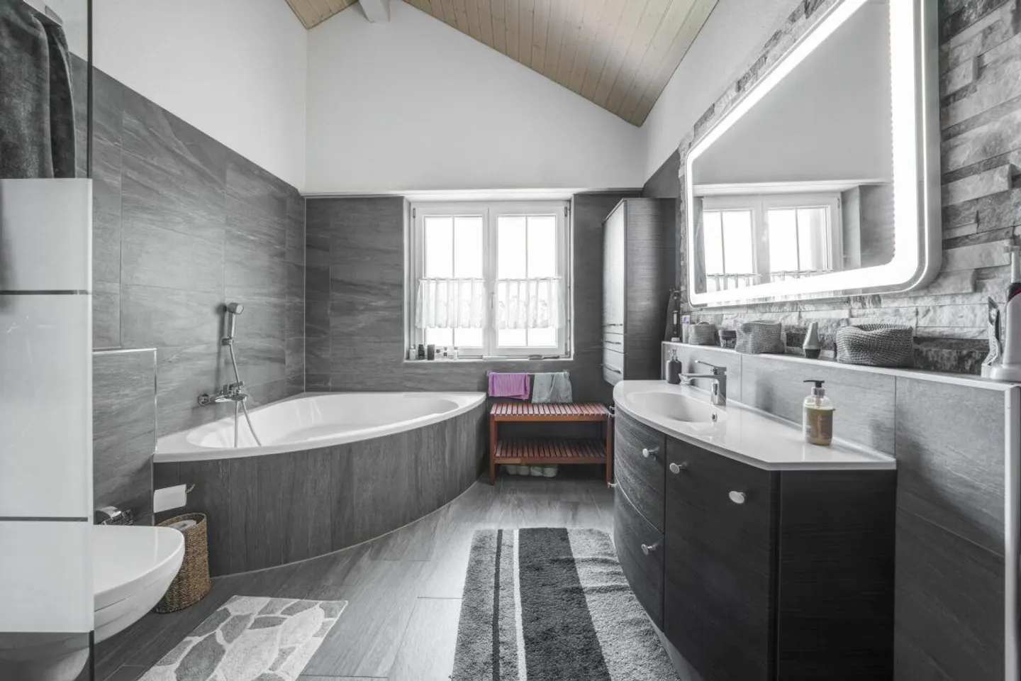 Espace pour la famille, lieux de retraite à apprécier et une piscine privée - Photo 13 sur 25