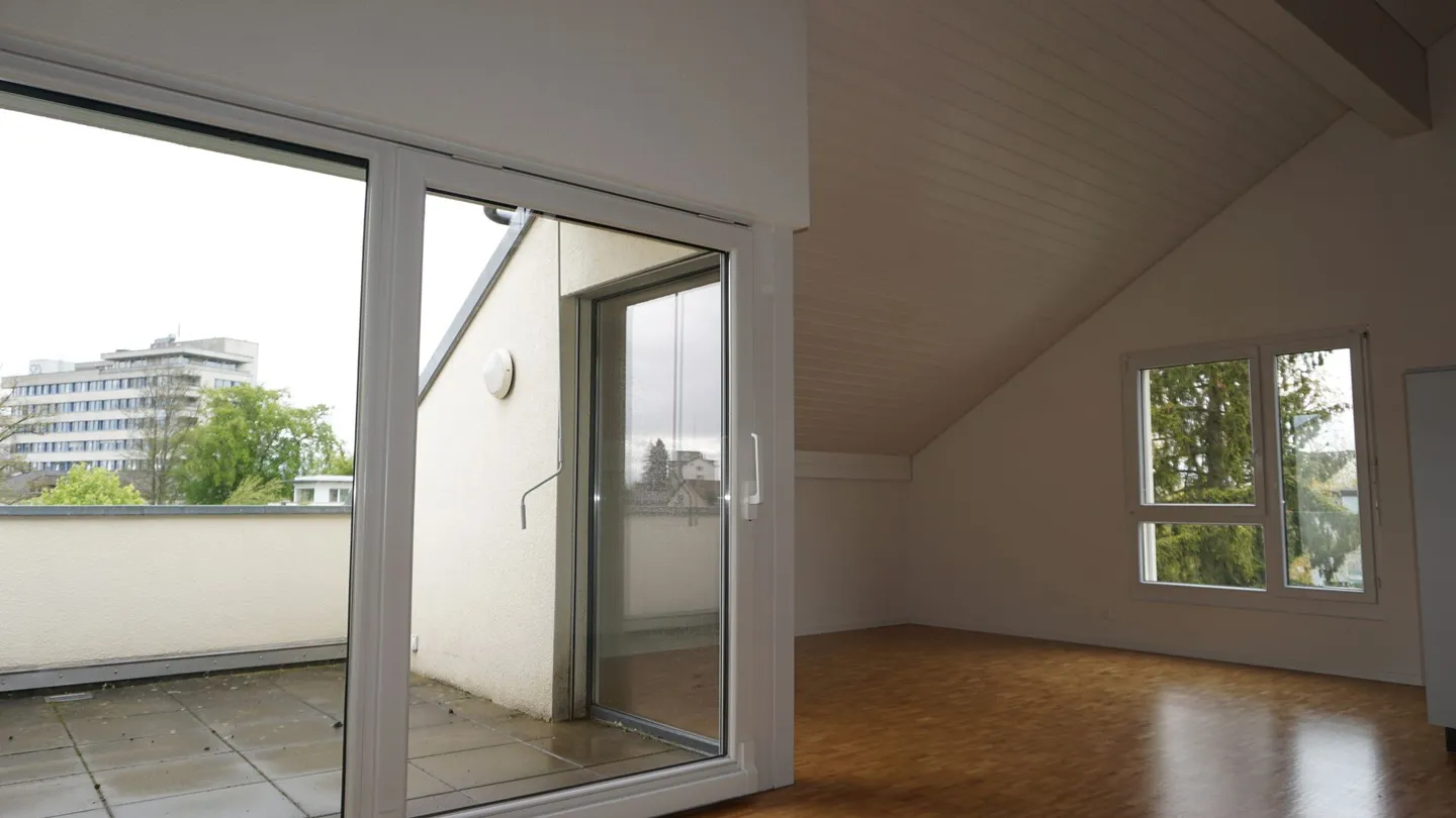 Moderne Wohnung mit Galerie - Foto 4 von 15