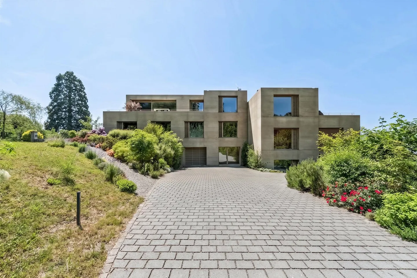 Exklusive Gartenwohnung in Therwil - Foto 1 von 16