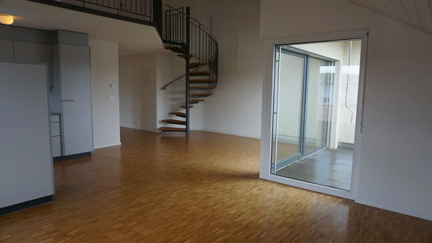 Moderne Wohnung mit Galerie - Foto 3 von 15