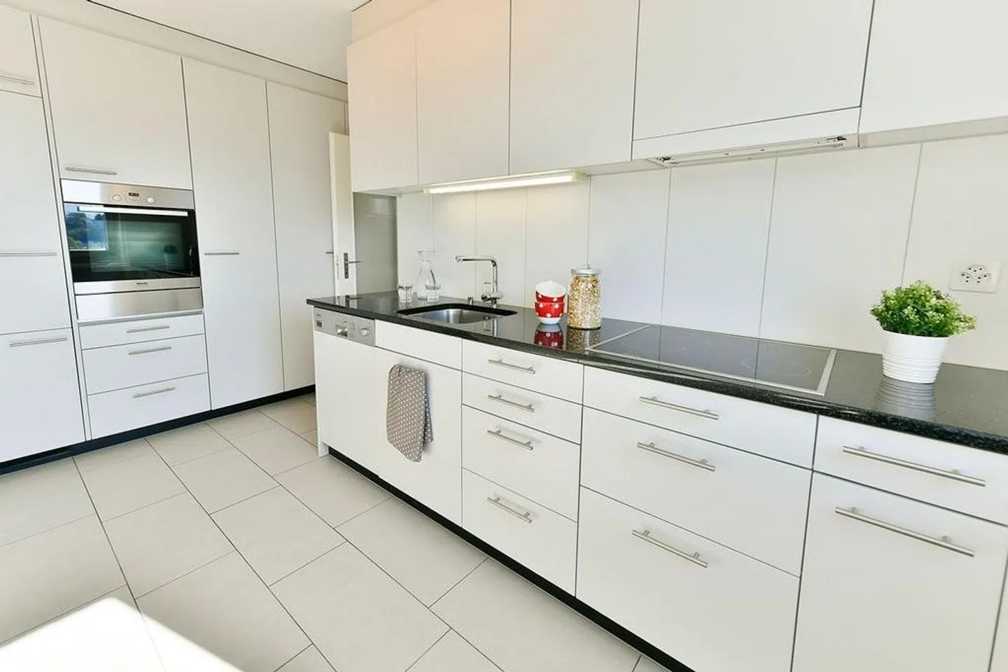 LOUER SANS CAUTION - Appartement spacieux avec vue sur le lac - Photo 2 sur 8