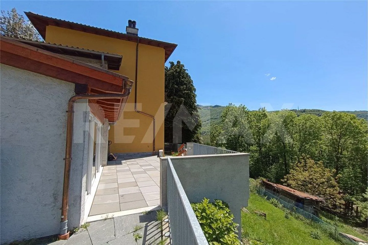 Charming Detached House with View - Photo 1 of 13