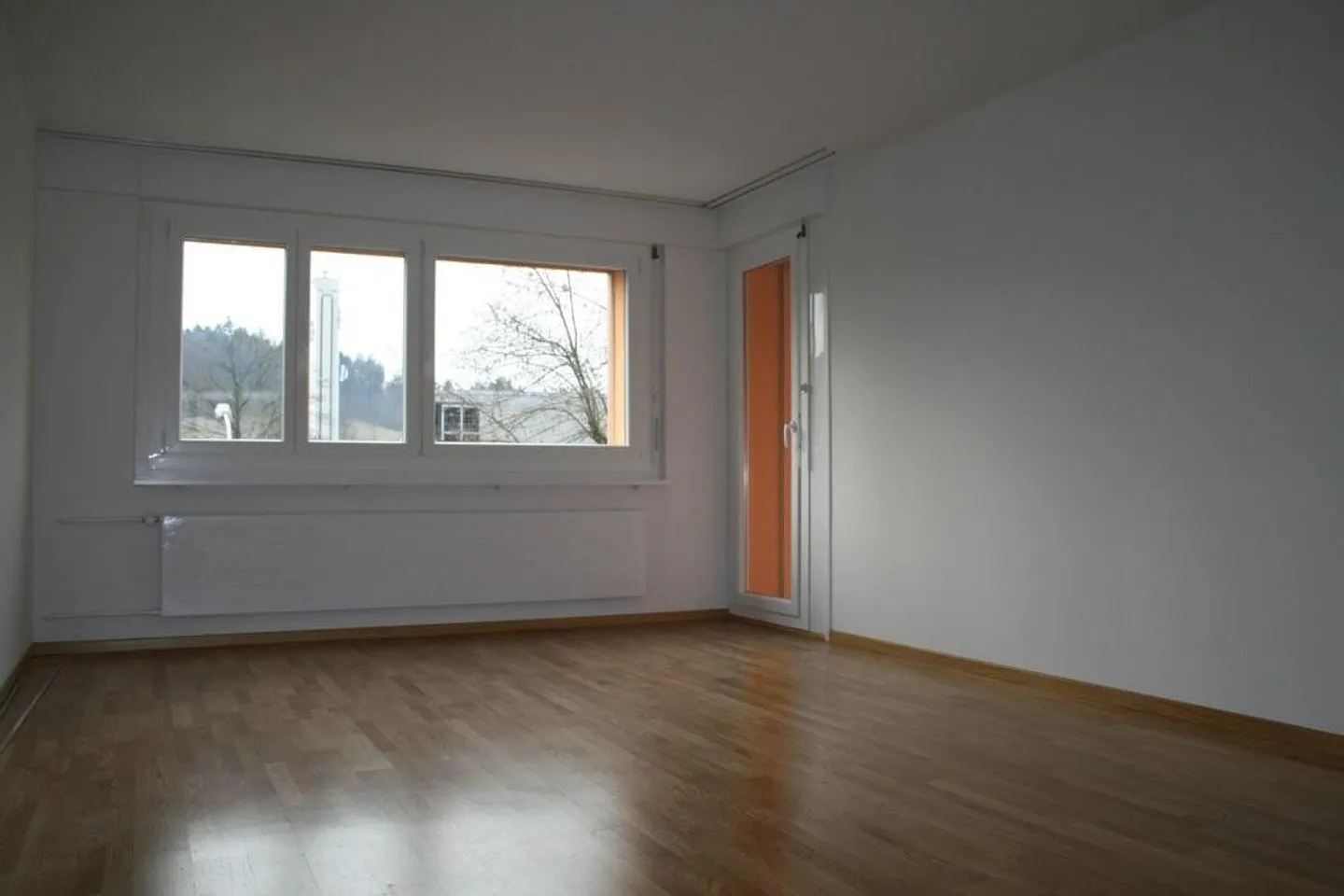 Geräumige Wohnung mit Balkon - Foto 4 von 6
