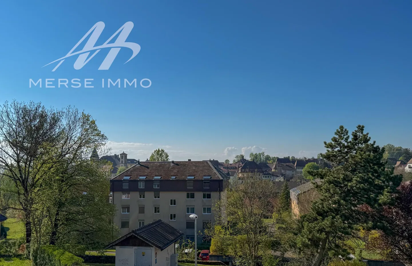 Attico luminoso con grande terrazza e vista libera - Foto 5 di 13