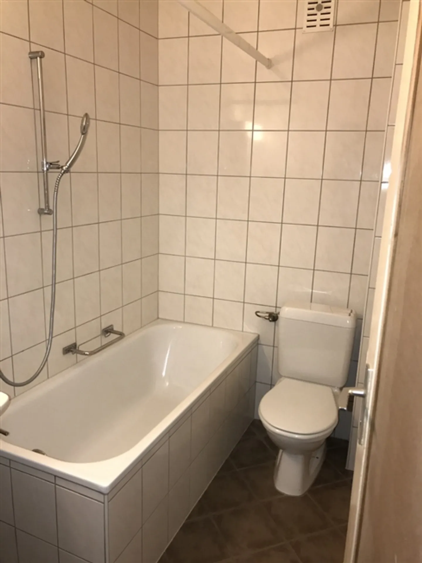 Charmante Wohnung mit Balkon - Foto 6 von 7