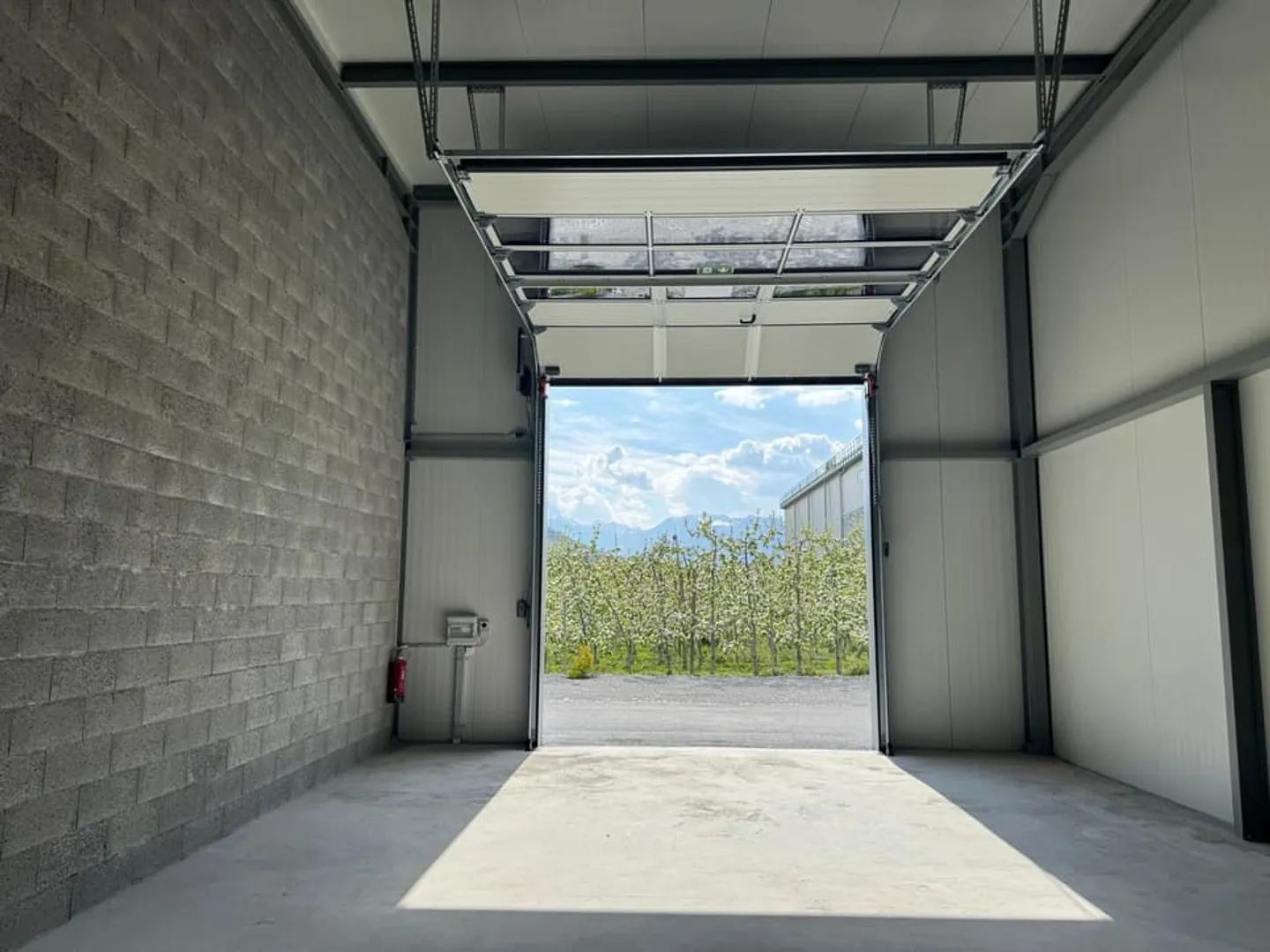 Spazio modulare di 124m² - Flessibilità e accessibilità strategica A9 - Foto 6 di 8