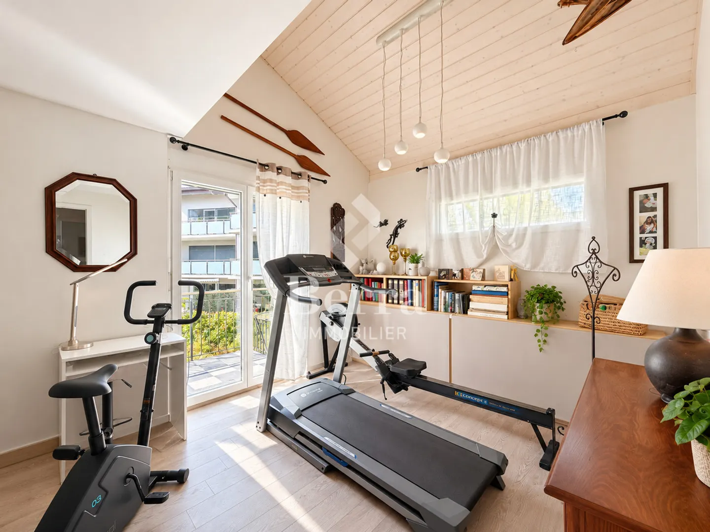 PENTHOUSE OF 5.5 ROOMS WITH PANORAMIC VIEW AND HIGH-END FEATURES - Photo 6 of 17