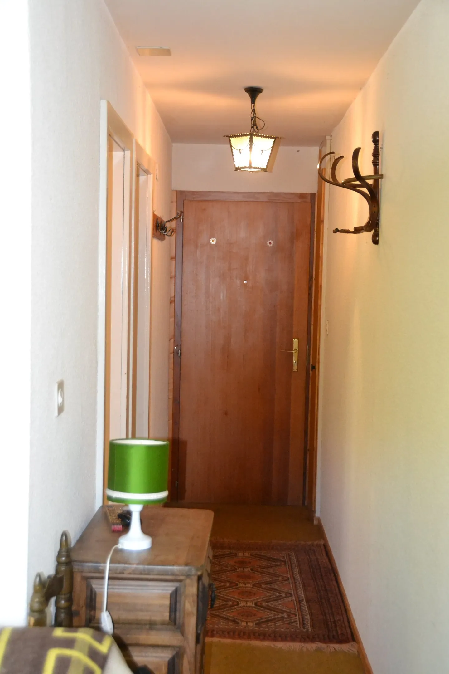 Sympathetic apartment near the funicular (annual rent) - Photo 3 of 8